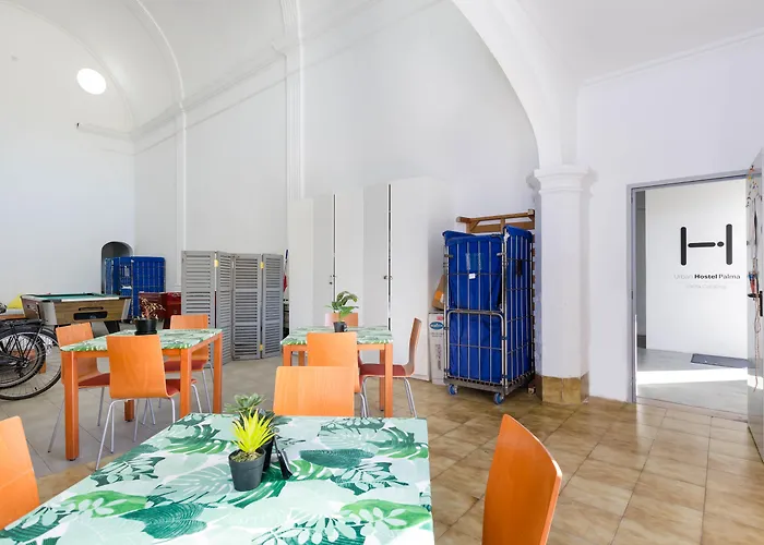 Urban Hostel Palma - Albergue Juvenil - Youth Hostel